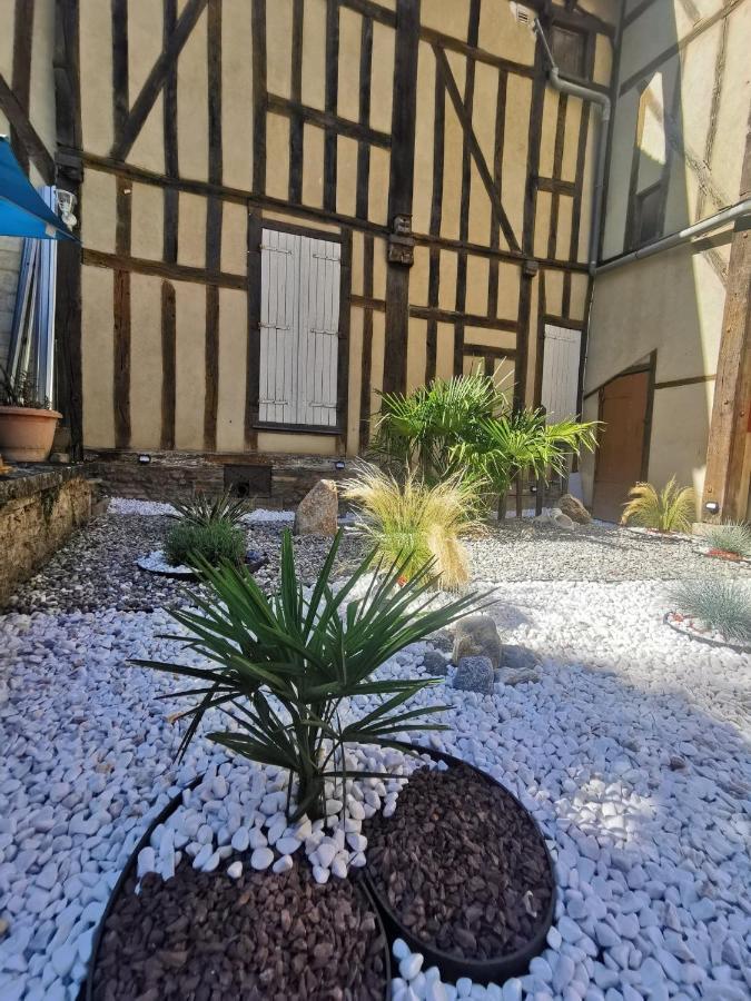 Le Spa De La Cathedrale - Jacuzzi - Sauna - Champagne - Netflix - Wifi Τρουά Εξωτερικό φωτογραφία