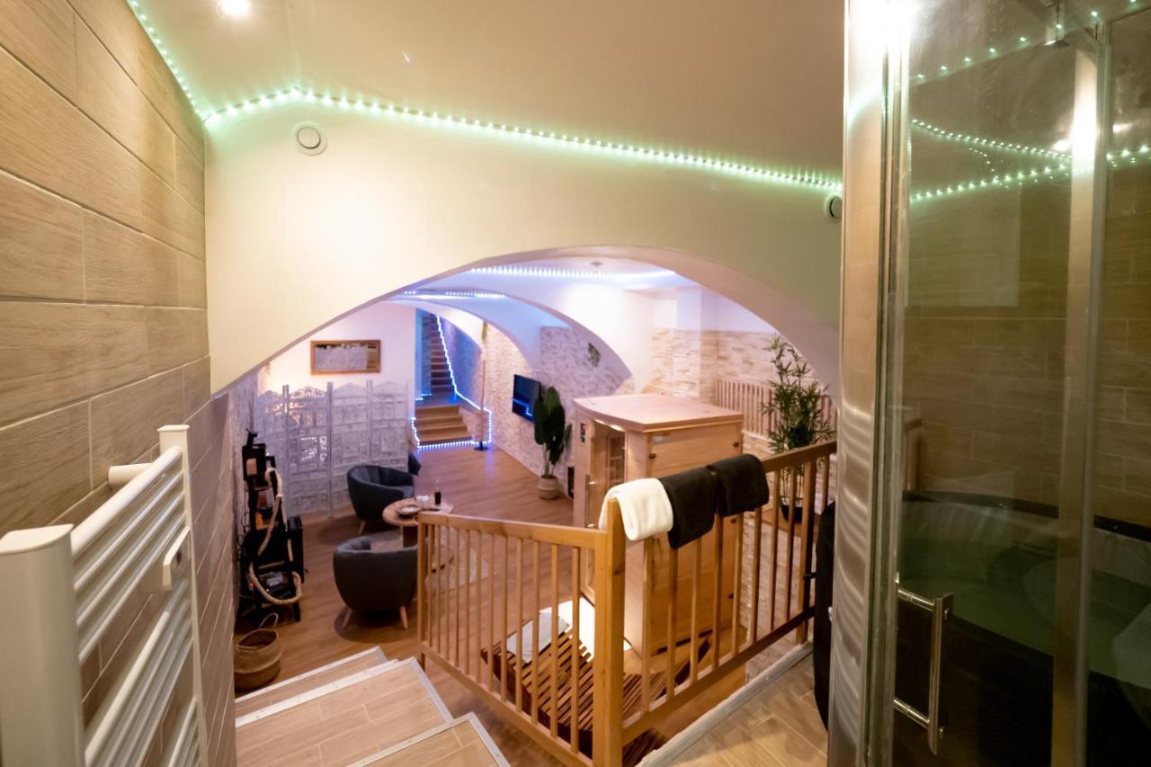 Le Spa De La Cathedrale - Jacuzzi - Sauna - Champagne - Netflix - Wifi Τρουά Εξωτερικό φωτογραφία